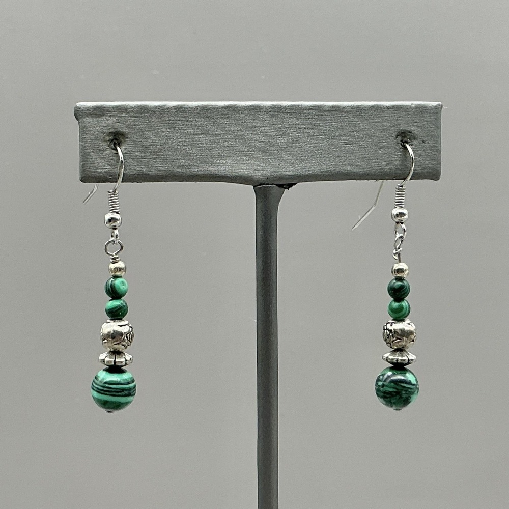Earrings Green‎ Stone Beaded Dangle Drop Womens Silver Tone Flower Boho Jewelry